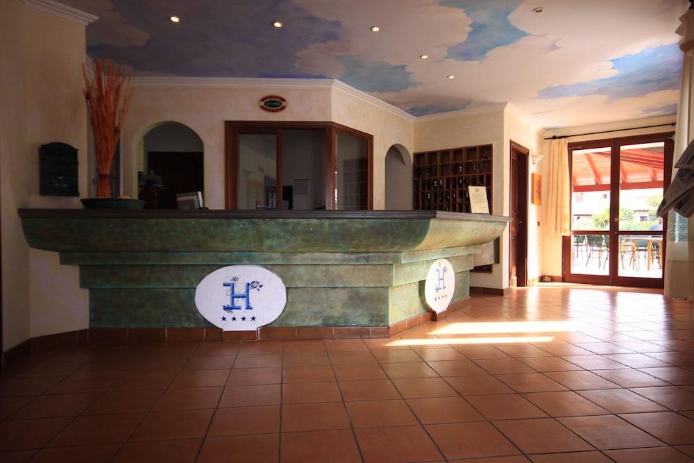 Hotel Amareclub Le Rose San Teodoro  Exteriér fotografie